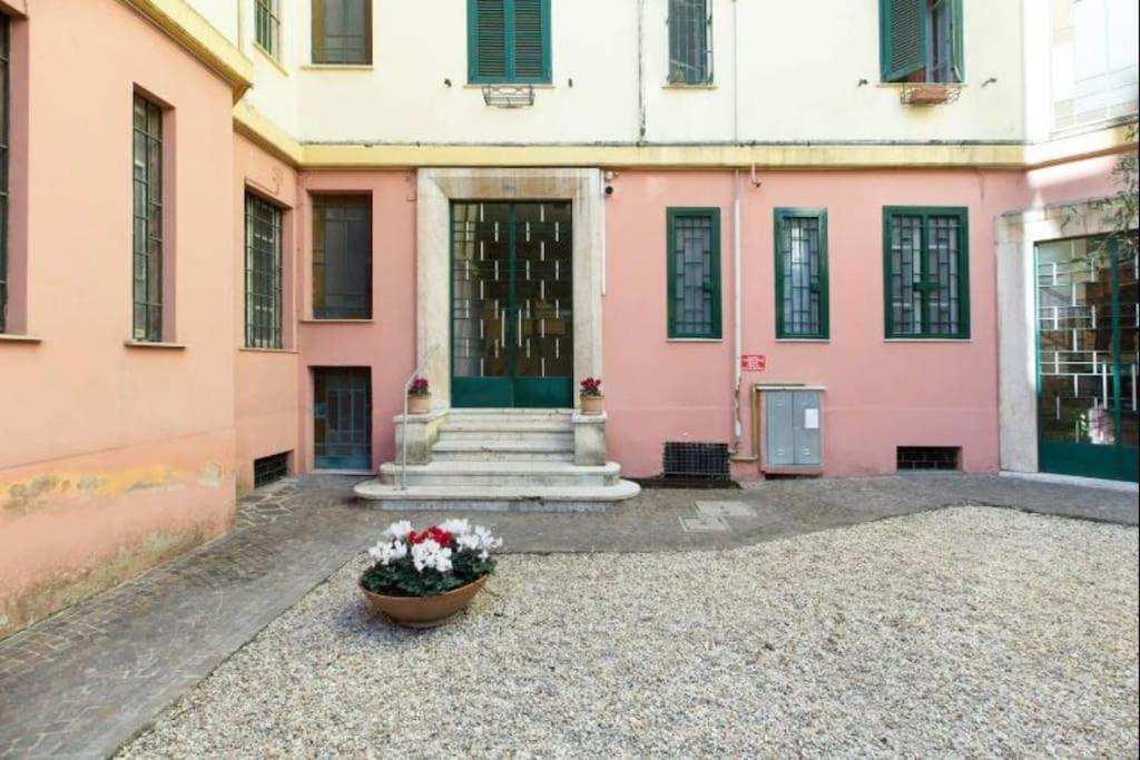 Postcard From Rome ⭑⭑⭑⭑⭑ Metro B Appartement Buitenkant foto